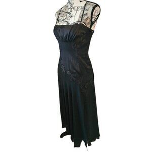 BCBG Maxazria Bustier Silk Gown with Floral Embroidery Lined Size 6 Vintage